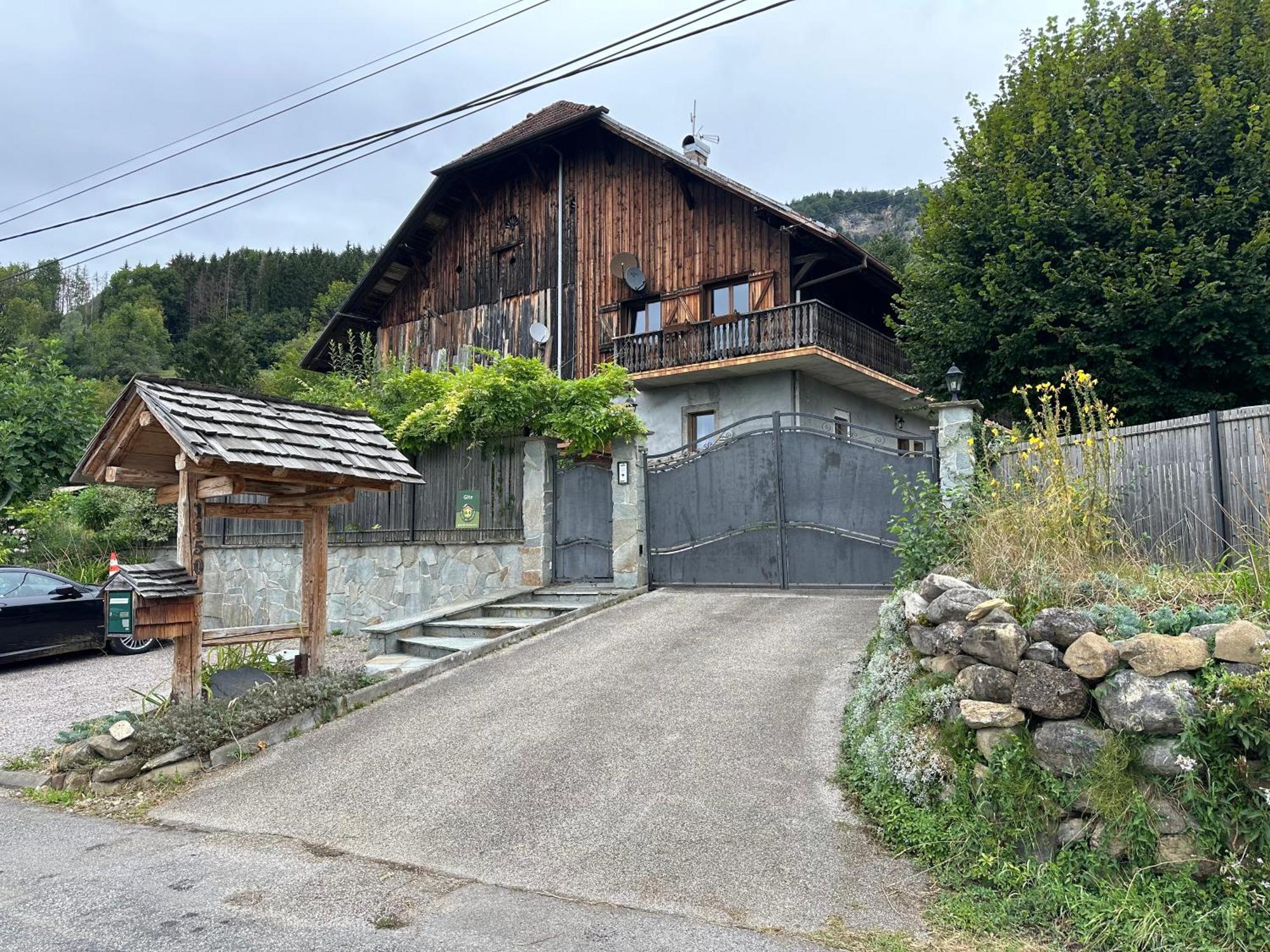 Gite De La Chouette Thyez Exterior photo